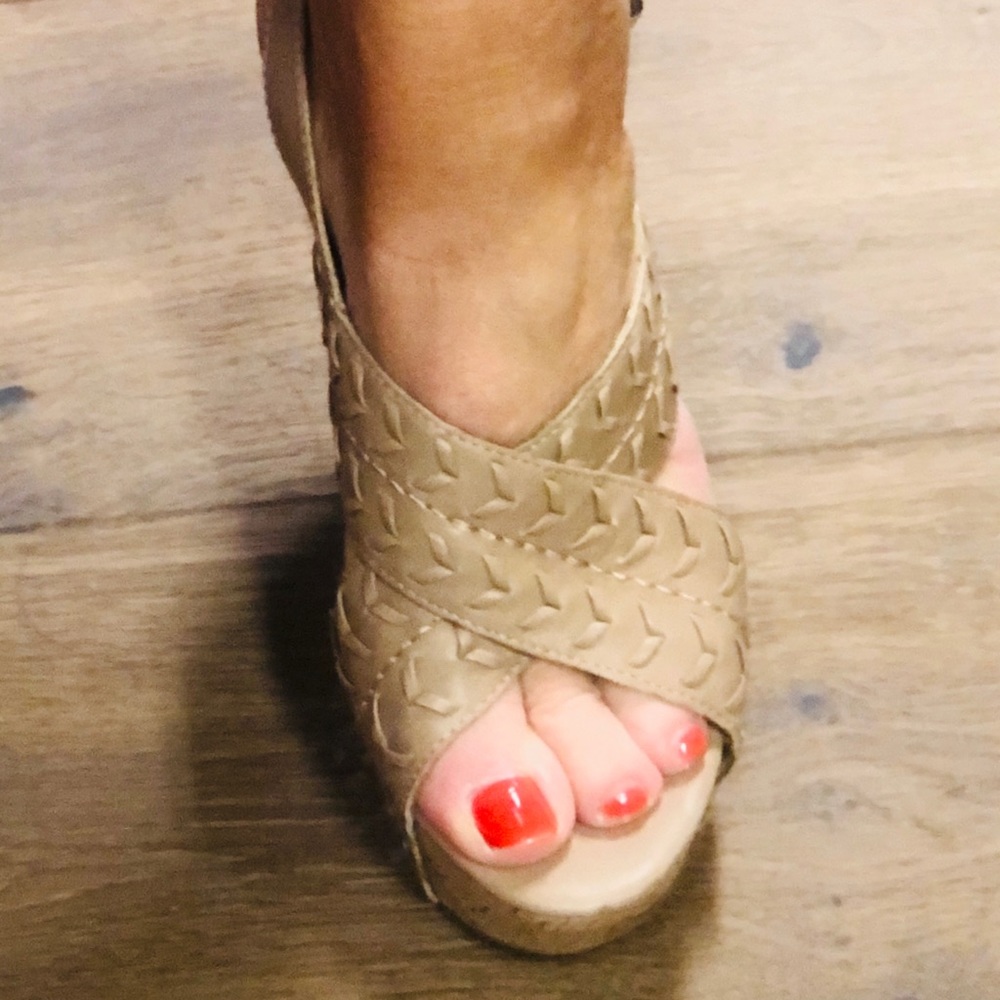 Guess Beige Sandals